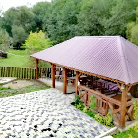 Hotel коло гір Kolochava