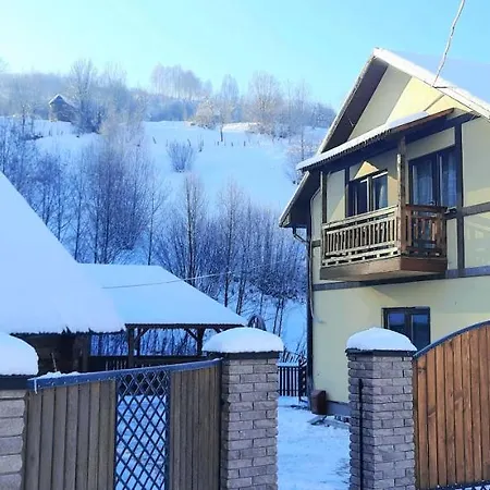 Hotel коло гір *