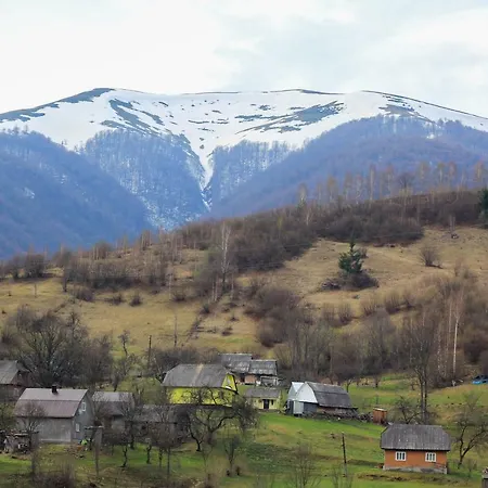 коло гір Hotel *