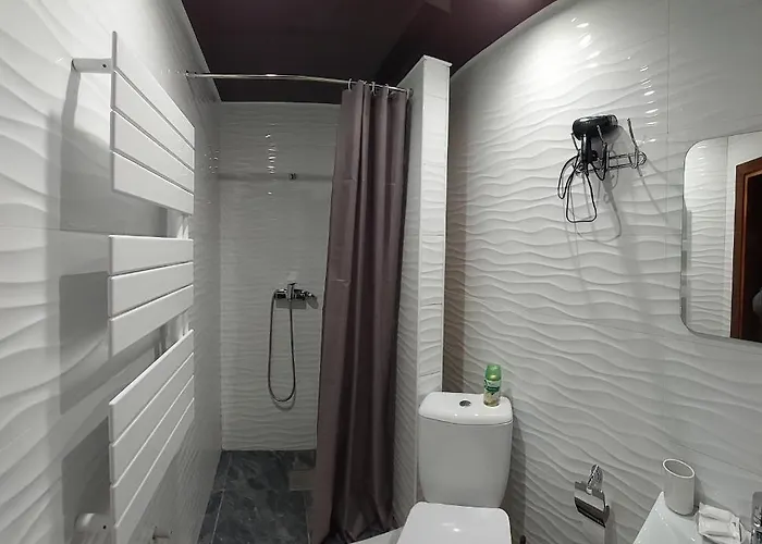 Hotel коло гір