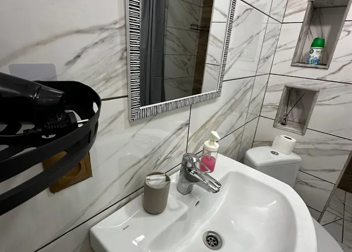 Hotel коло гір
