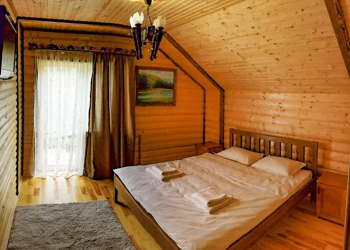 коло гір Hotel Kolochava