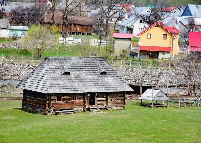 коло гір Hotel Kolochava