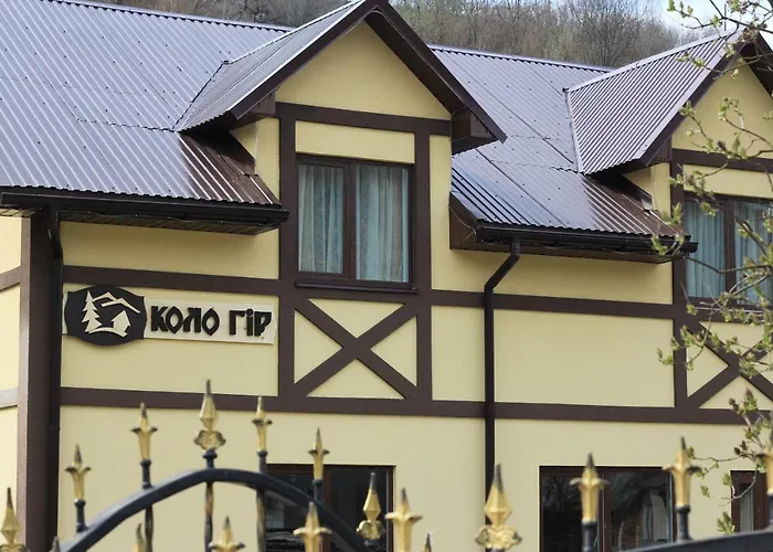 Hotel коло гір Kolochava